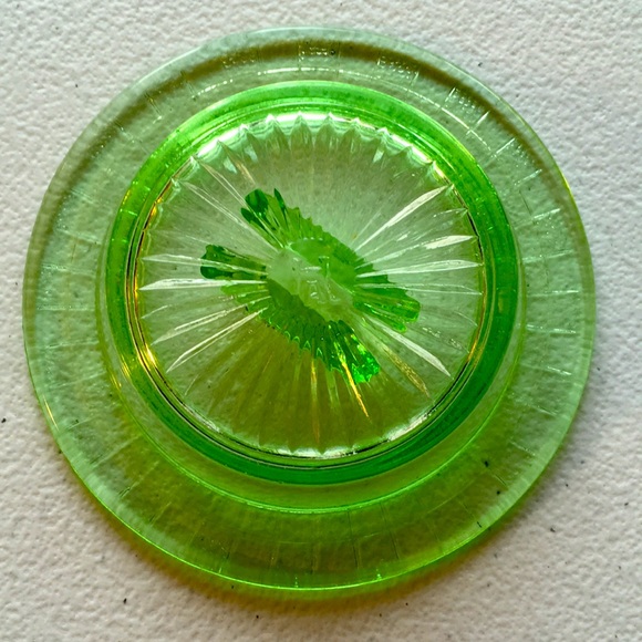 Green Checkerboard Depression Glass Ashtray - Picture 4 of 4